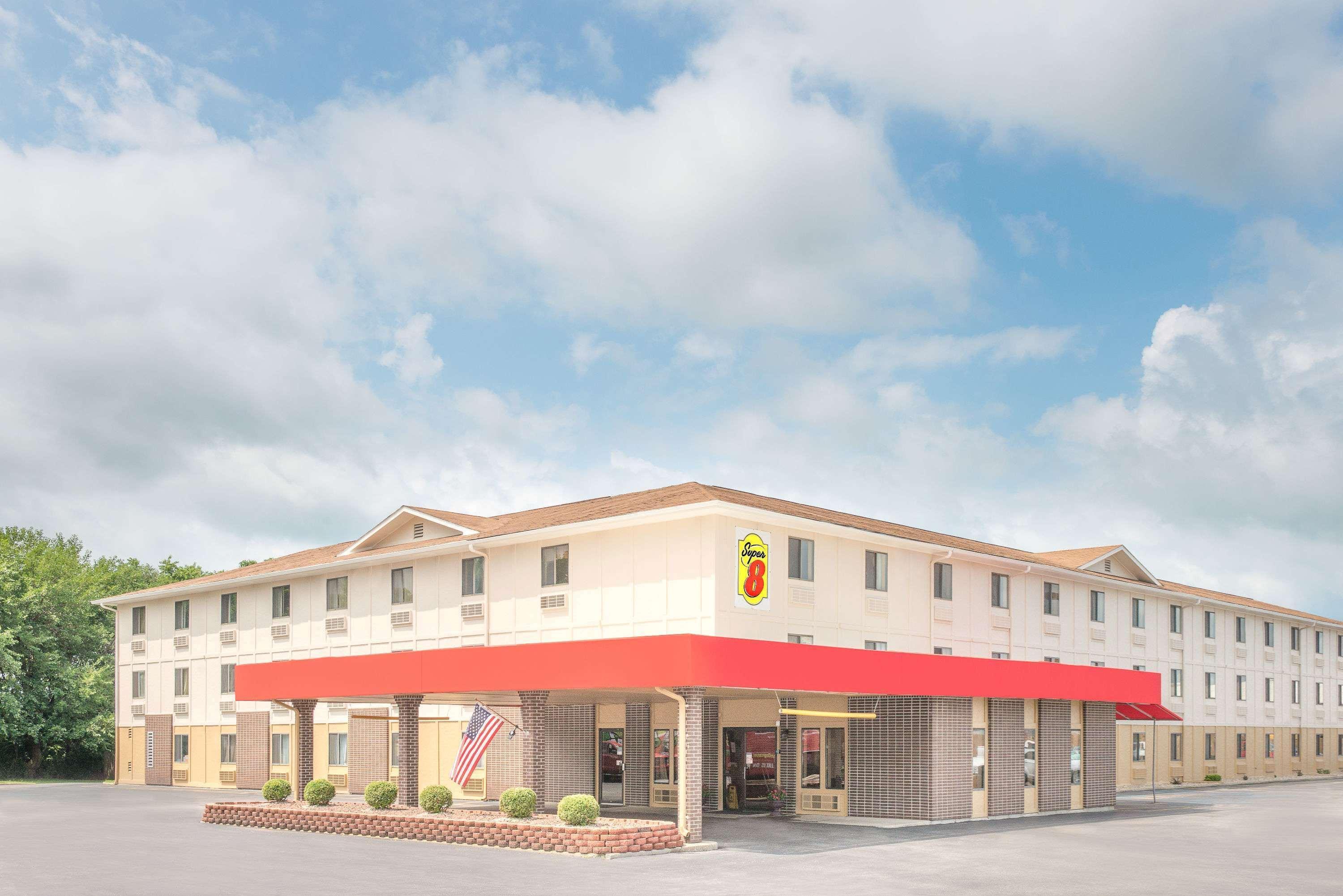 Super 8 By Wyndham Terre Haute Exterior photo